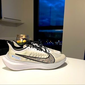 Nike zoom gravity size 10